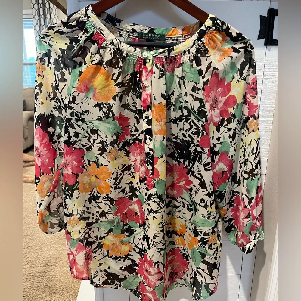Lauren Ralph Lauren floral semi sheer blouse size Medium. 1083 - Picture 1 of 4
